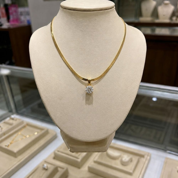 Elegant Rhinestone Pendant Gold Necklace