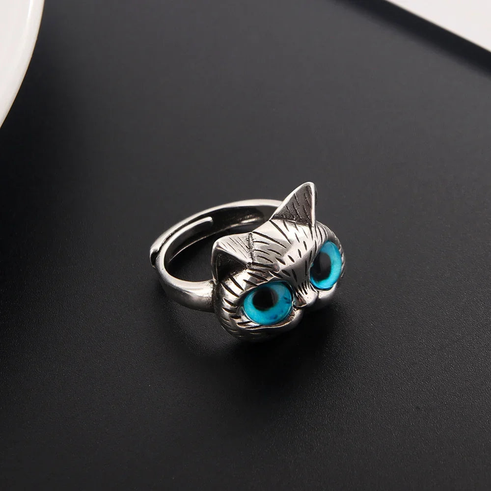 Blue-Eyed Cat Ring | Playful Vintage Silver Animal Ring for Cat Lovers