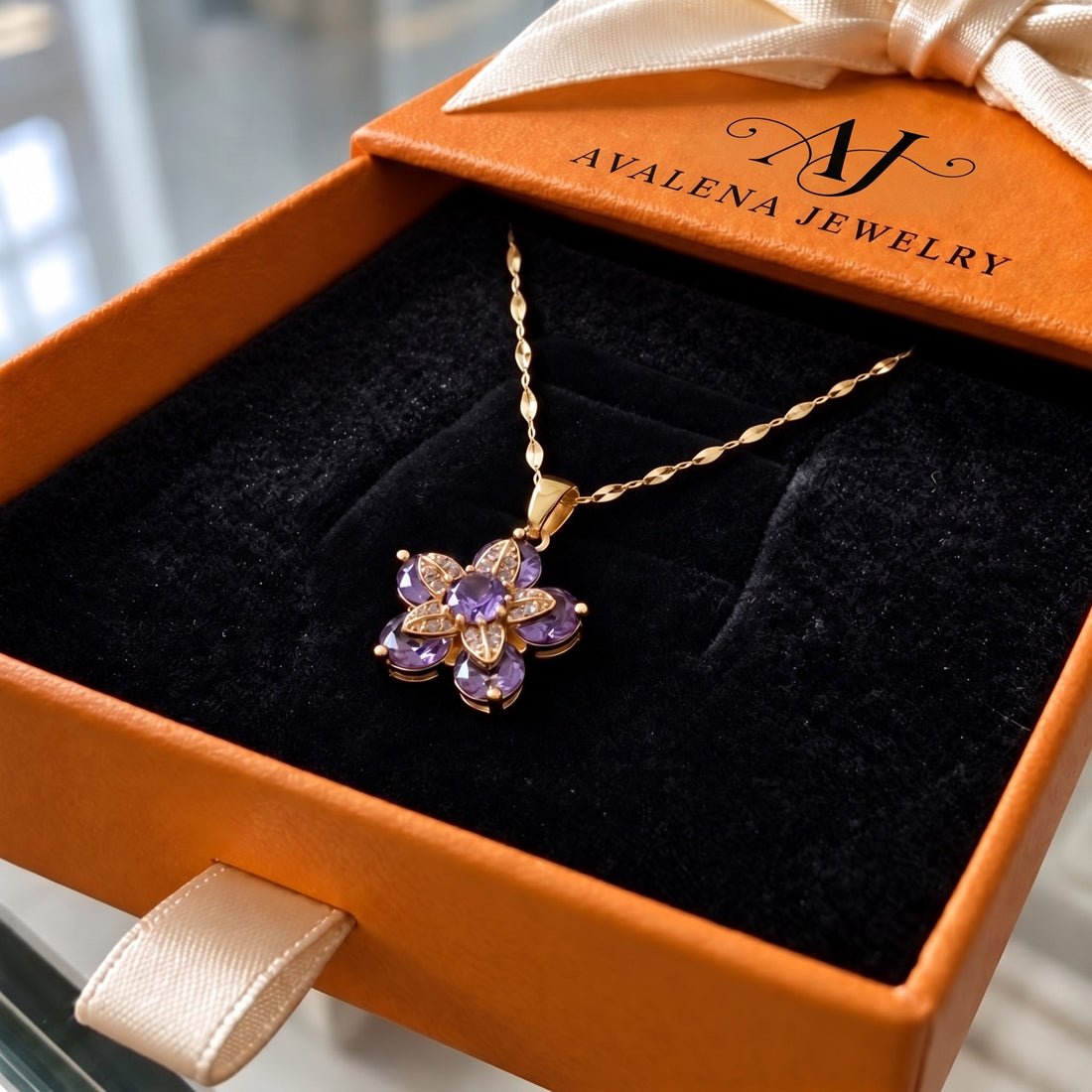 Amelyth Violet Flower Necklace
