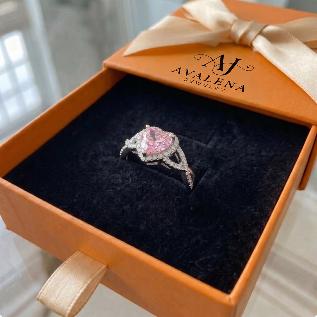 Amour Twist Halo Ring