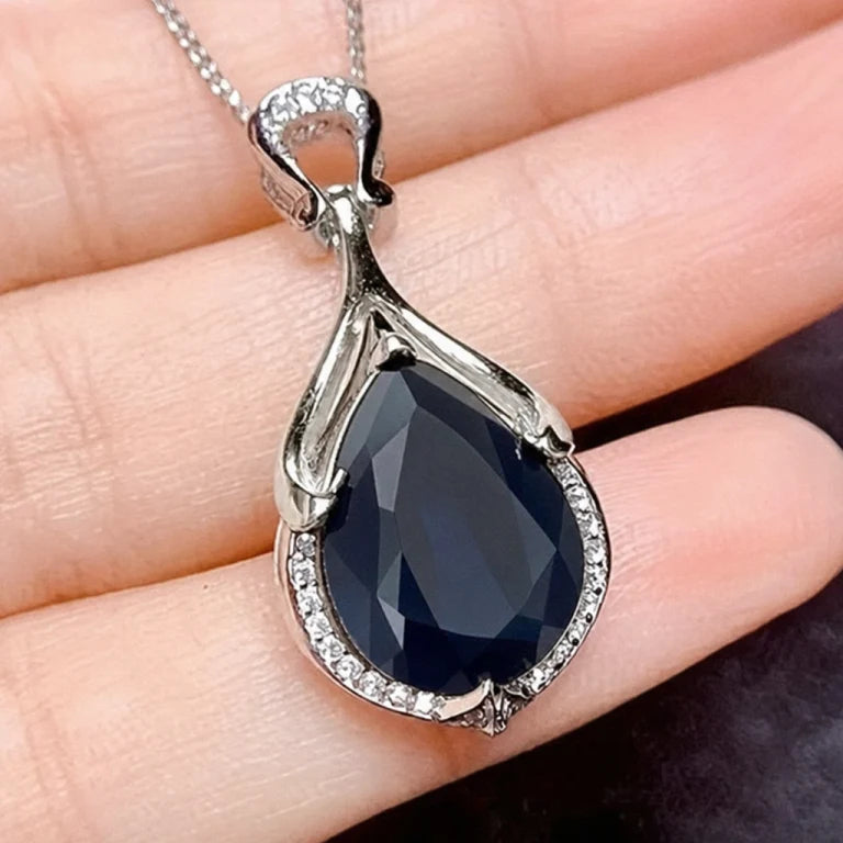 Alindra Feymorra Necklace | White Gold